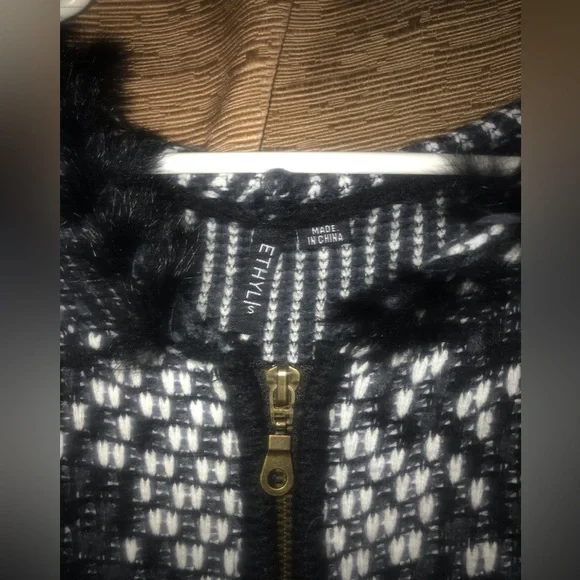 Black & grey zip up soft hoodie size small - Picture 3 of 6